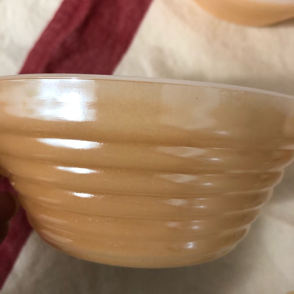 Fire King Bee Hive Soup/Chili Ovenware - Picture 2 of 4